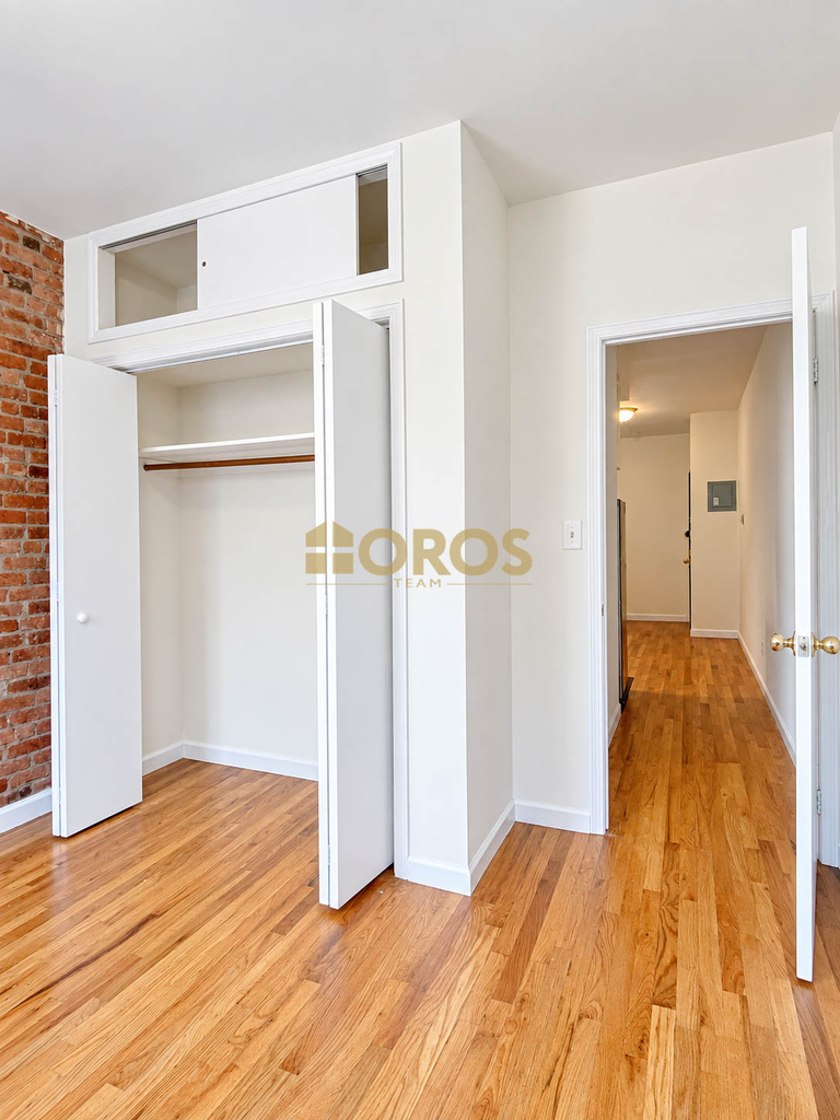 200 East 7th Street - Photo 3