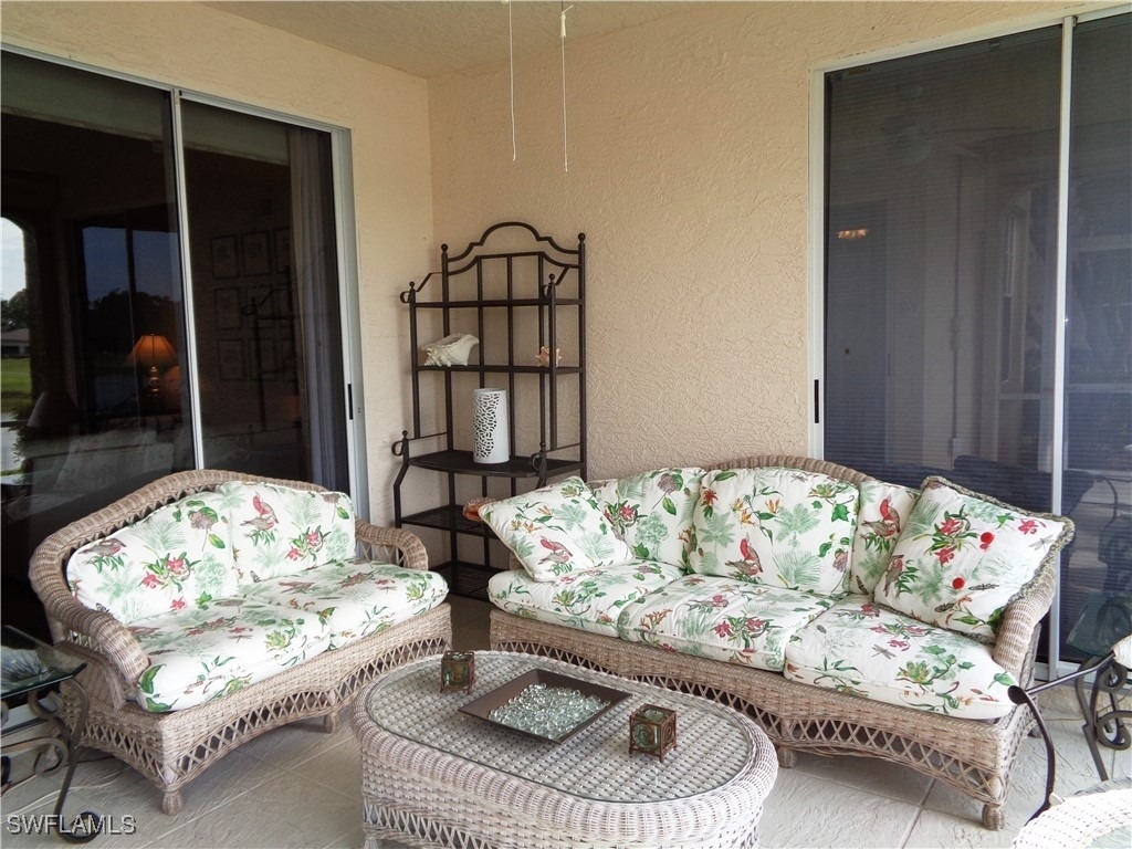 610 Laguna Royale Boulevard - Photo 2