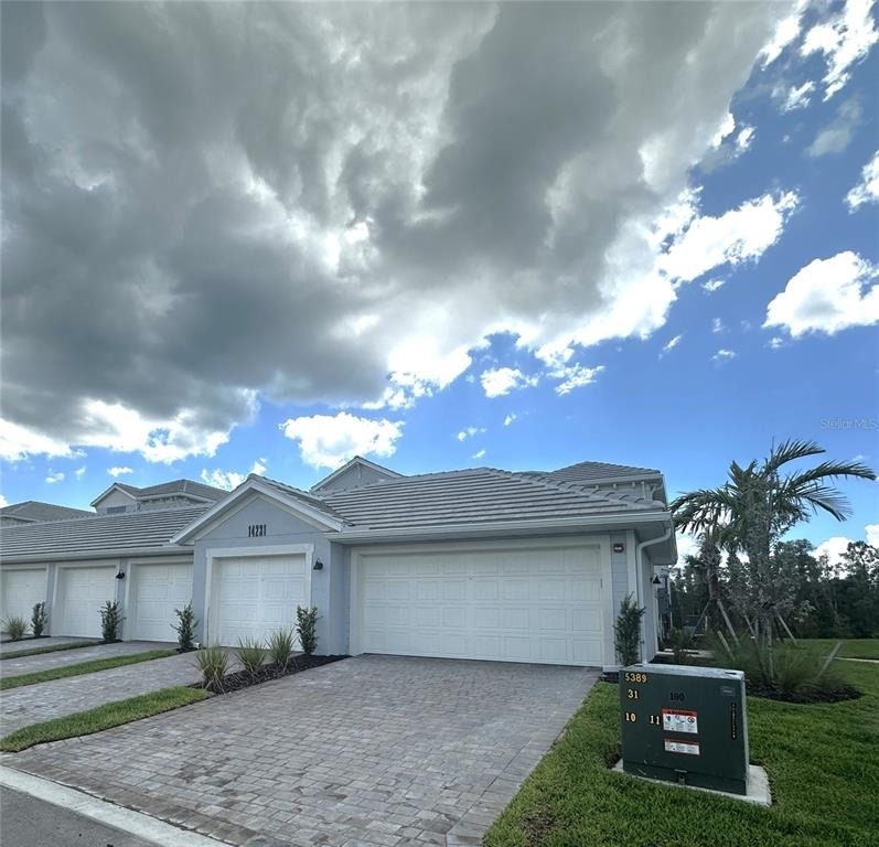 14231 Heritage Landing Boulevard - Photo 24