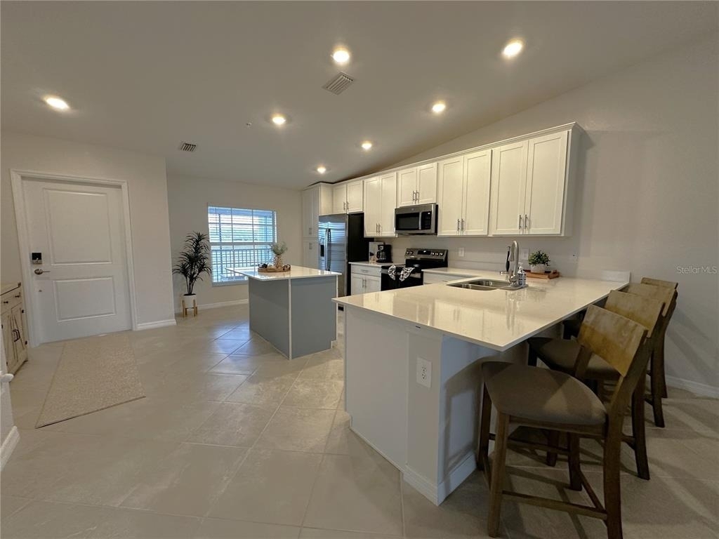 14231 Heritage Landing Boulevard - Photo 5