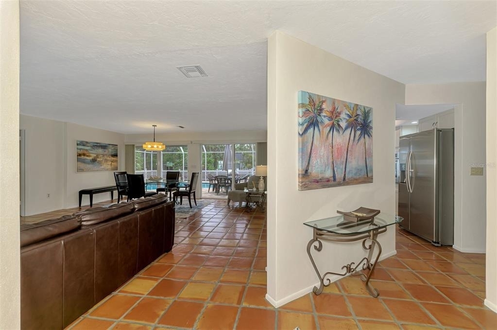 4946 Commonwealth Drive - Photo 6