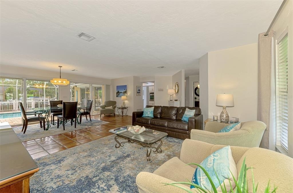 4946 Commonwealth Drive - Photo 10