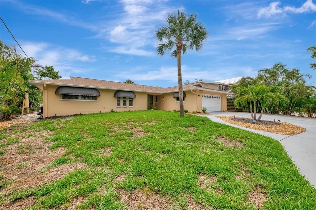 4946 Commonwealth Drive - Photo 3