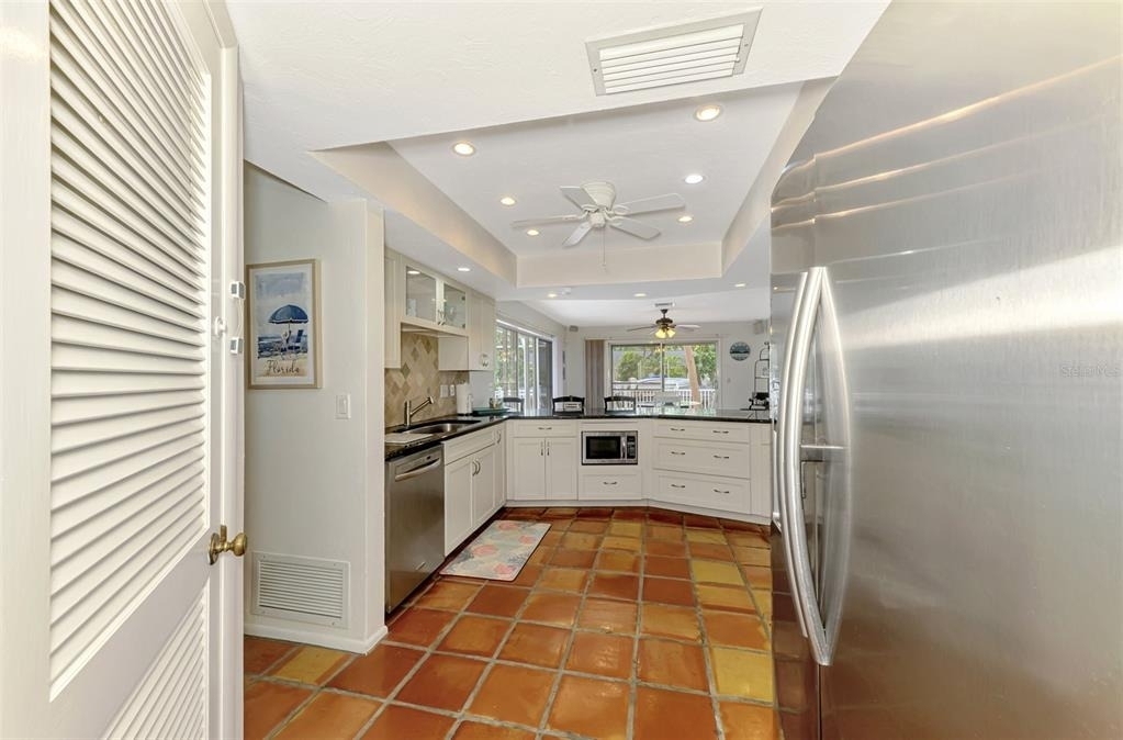 4946 Commonwealth Drive - Photo 16