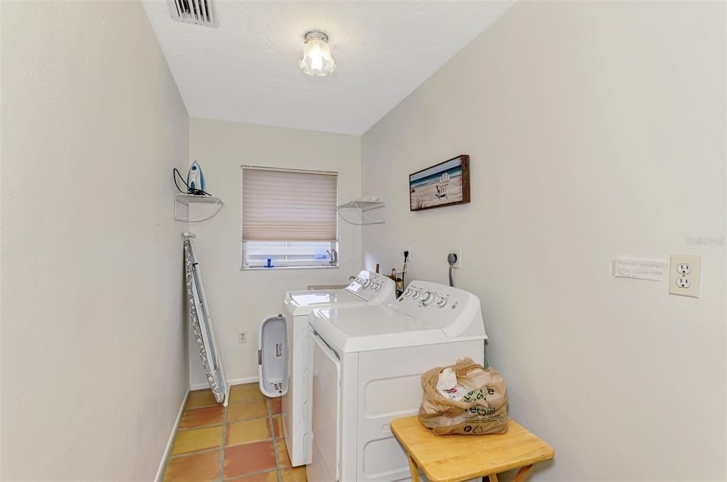 4946 Commonwealth Drive - Photo 42