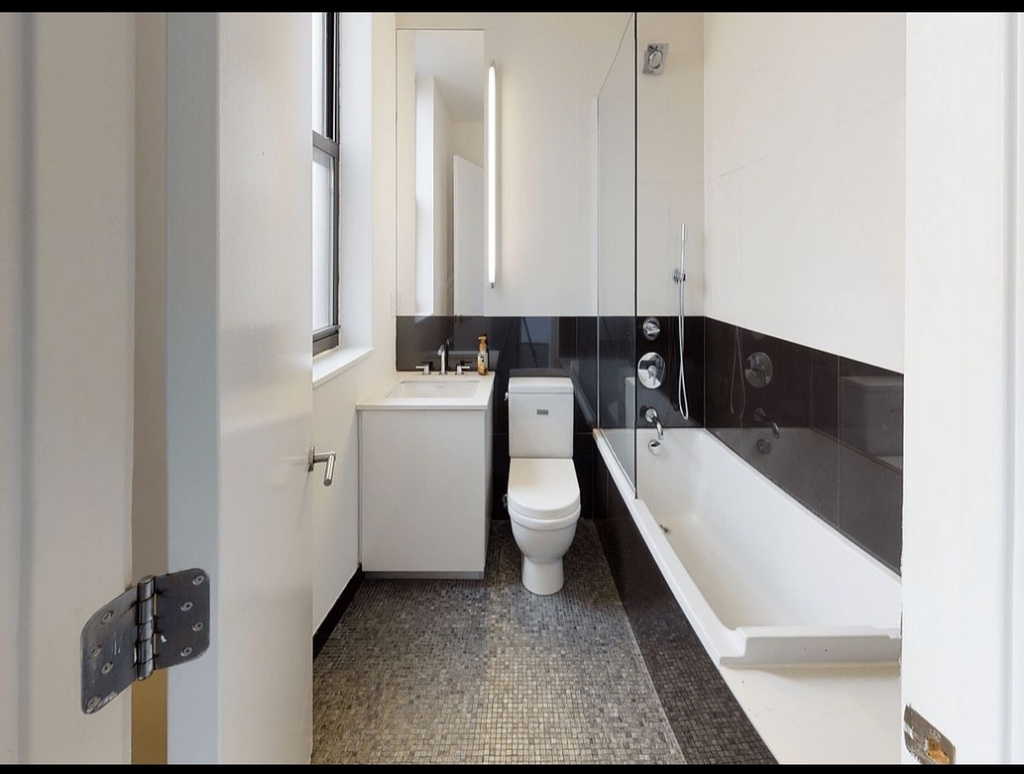 Copy of 666 West End Avenue, Unit 18fg - Photo 2