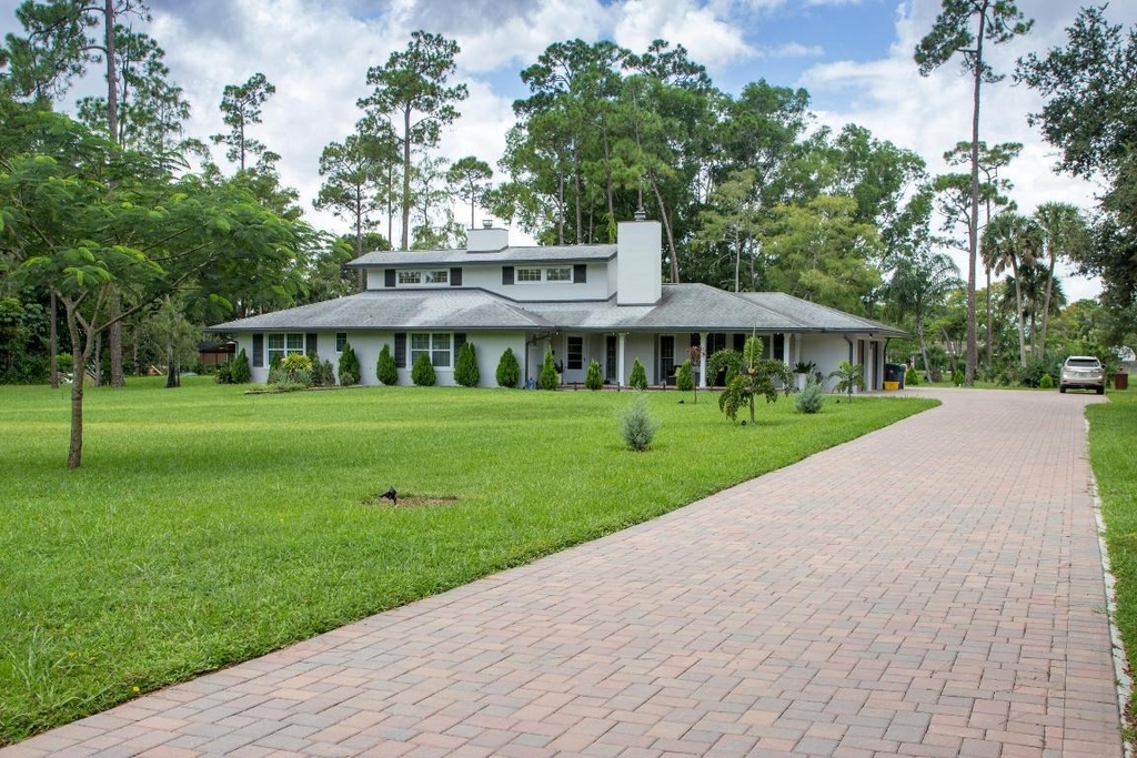 661 W Rambling Drive - Photo 2