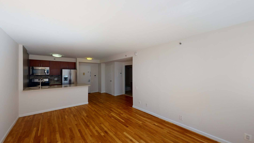 120 W. 21st - Photo 3