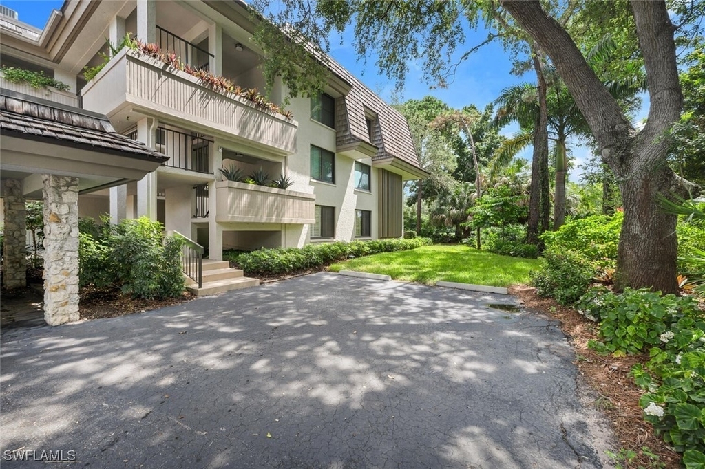 5950 Pelican Bay Boulevard - Photo 17