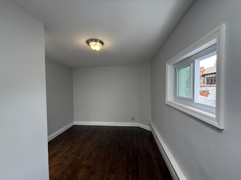 410 East 13th Street - Photo 4