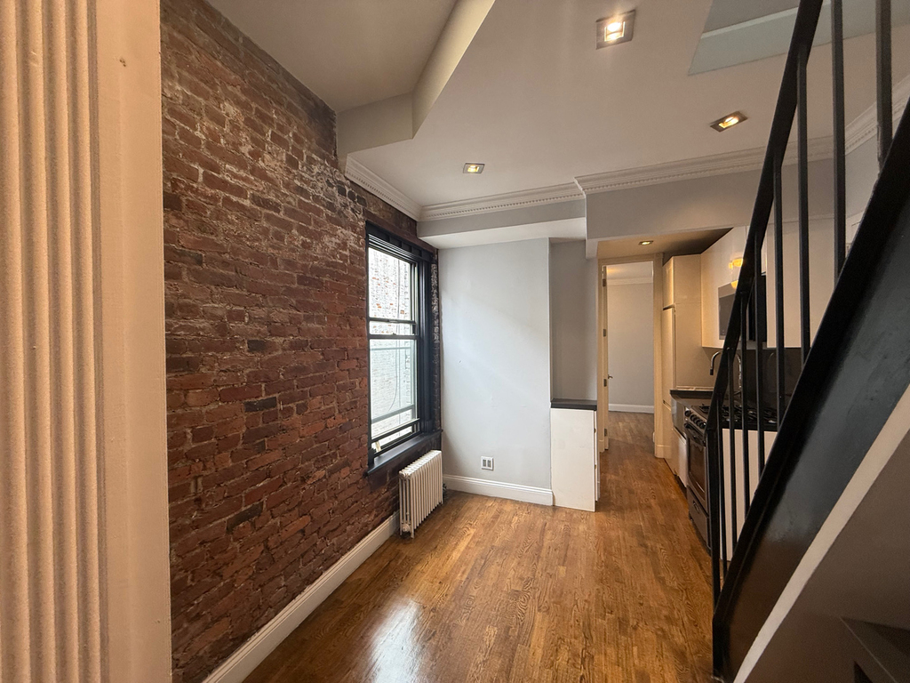 410 East 13th Street - Photo 10