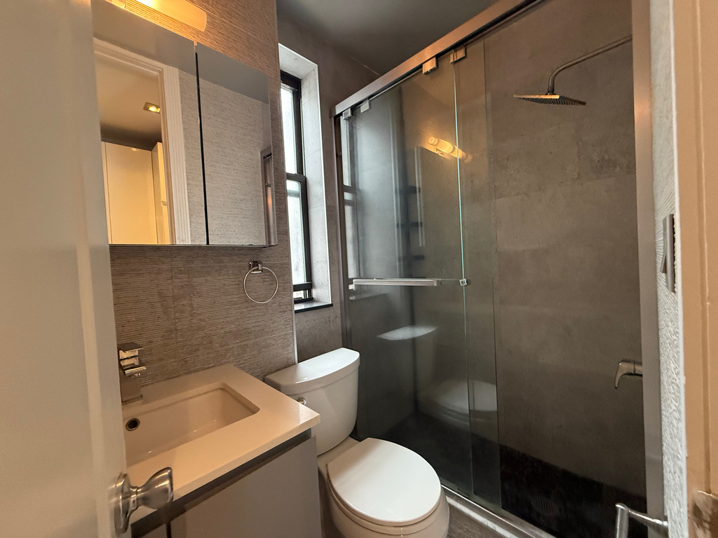 410 East 13th Street - Photo 14