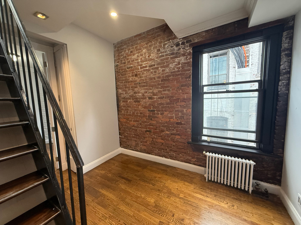 410 East 13th Street - Photo 8
