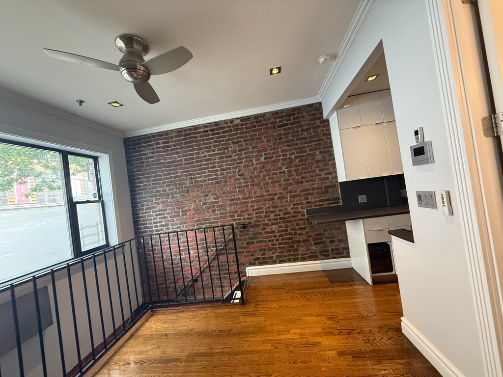 410 East 13th Street - Photo 12