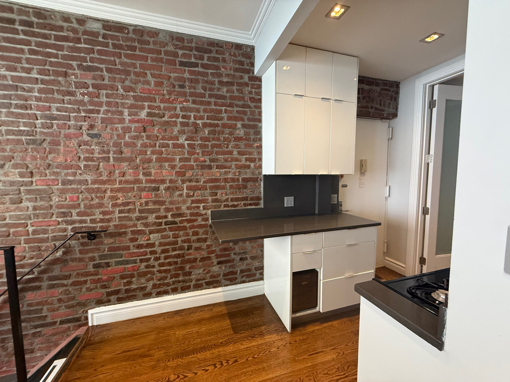 410 East 13th Street - Photo 14