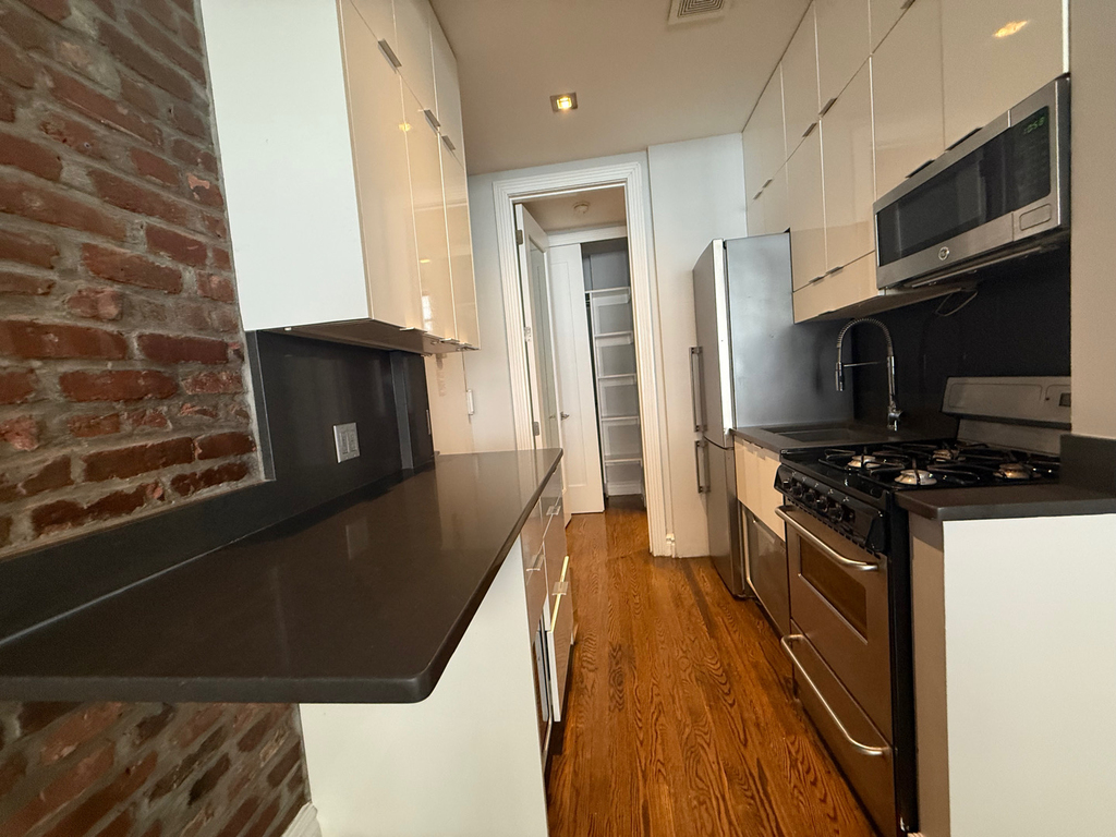 410 East 13th Street - Photo 1