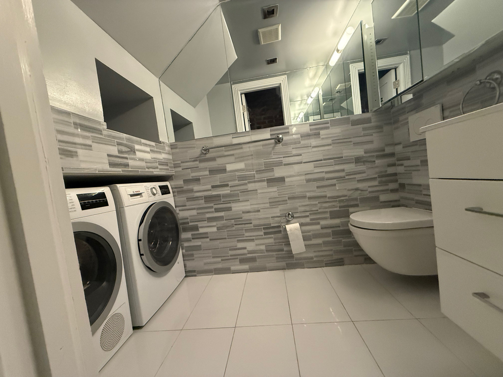 410 East 13th Street - Photo 9