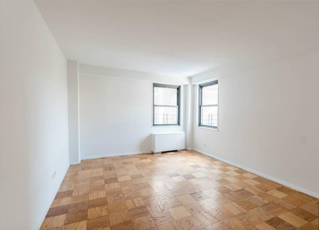 3rd Ave - Photo 2