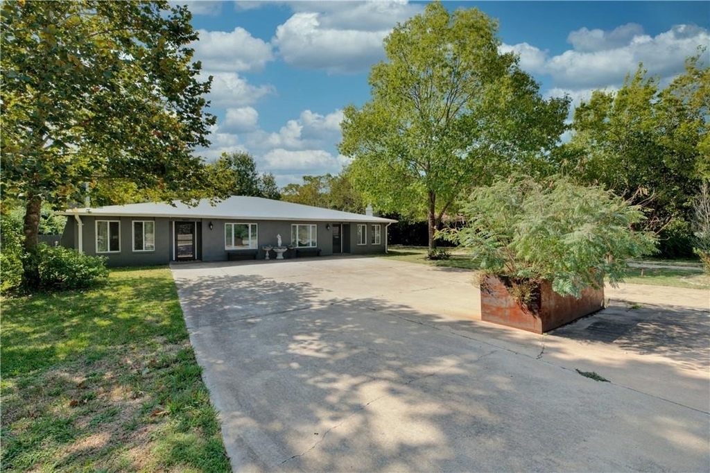 5608 Oak Blvd - Photo 2