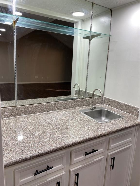 2819 Colony Drive - Photo 6