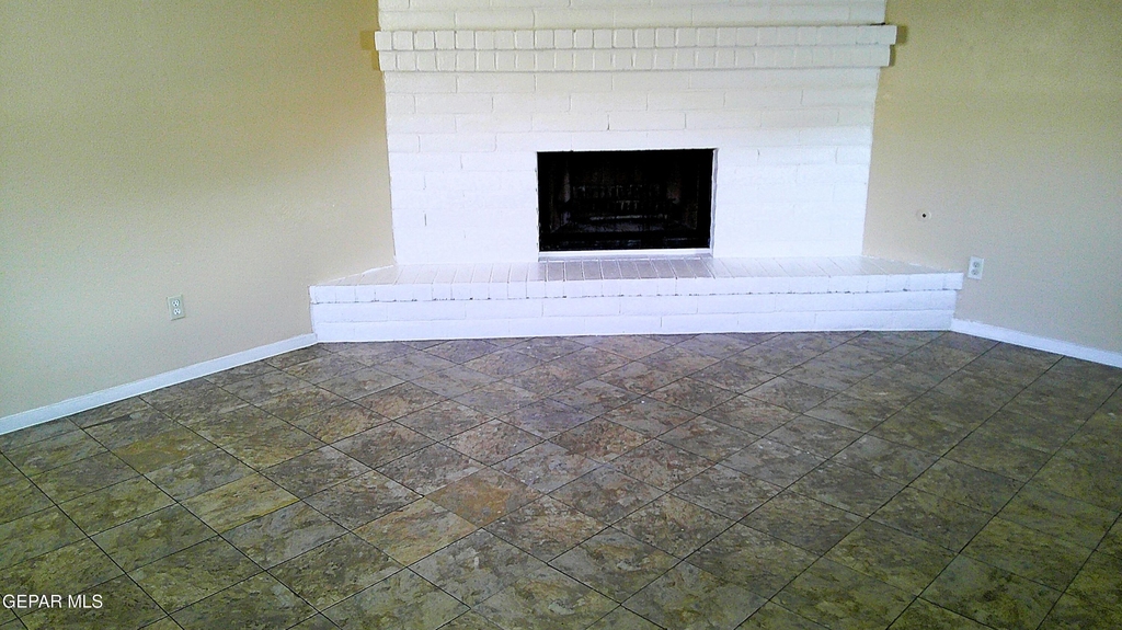3022 E Glen Drive - Photo 3