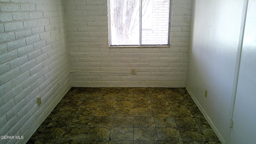 3022 E Glen Drive - Photo 5