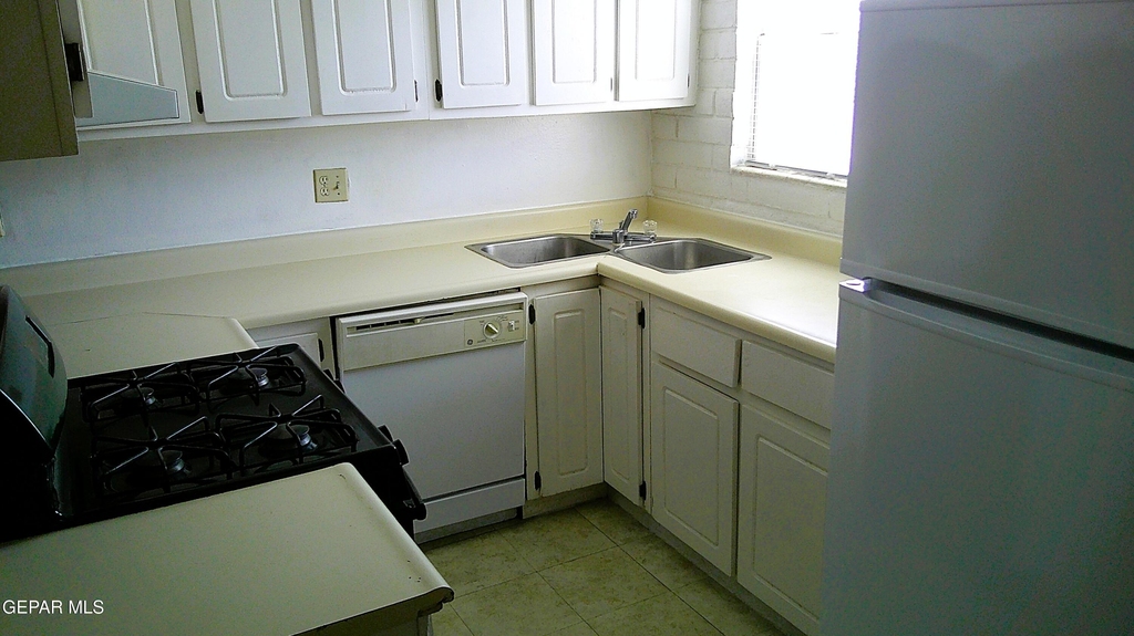 3022 E Glen Drive - Photo 7