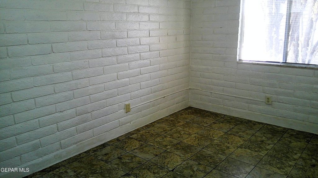 3022 E Glen Drive - Photo 4