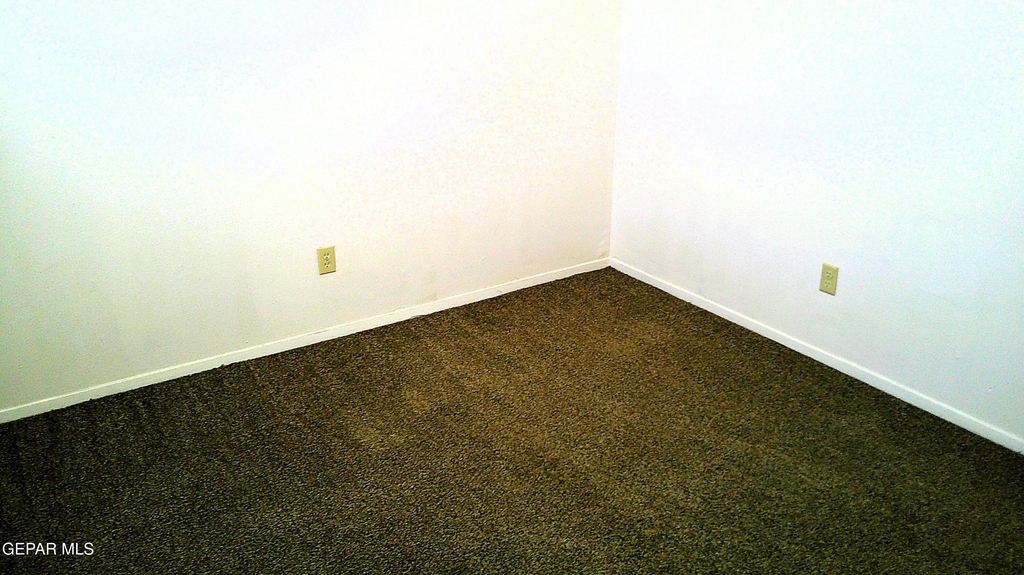 3022 E Glen Drive - Photo 9