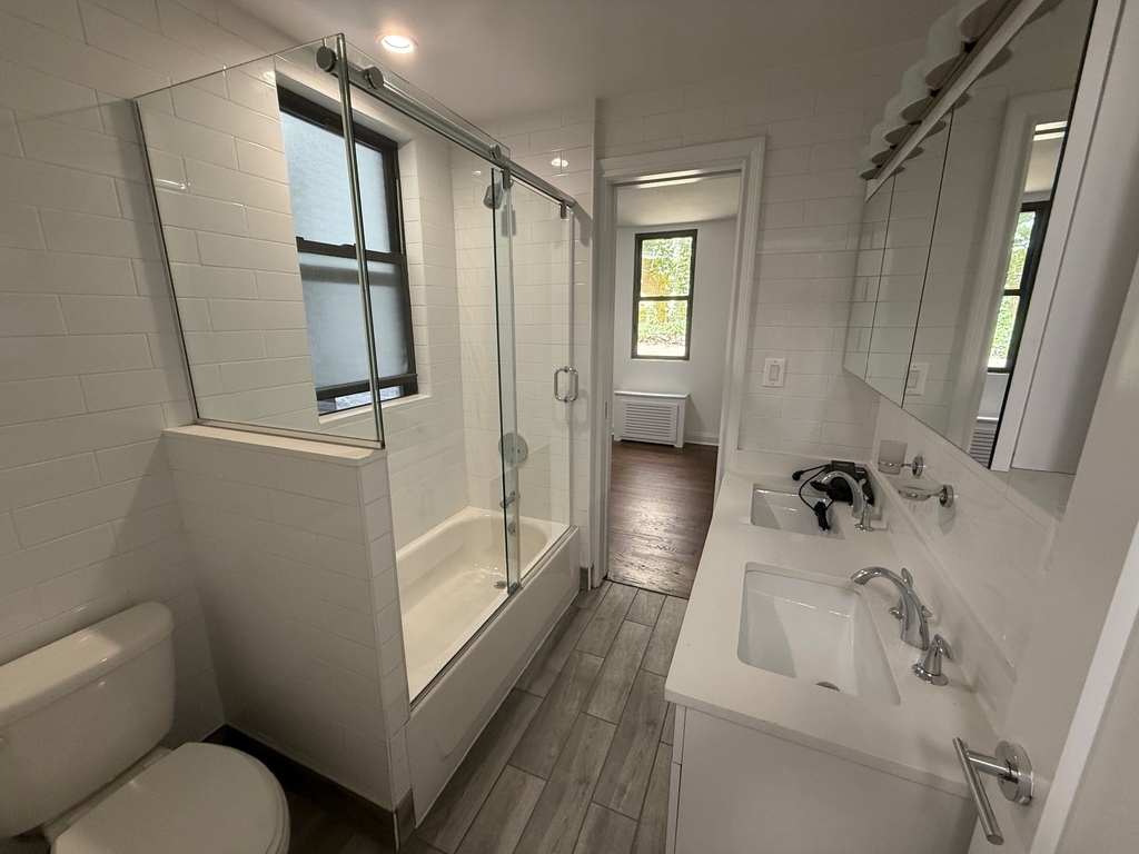 147  East 72nd Street - Photo 4