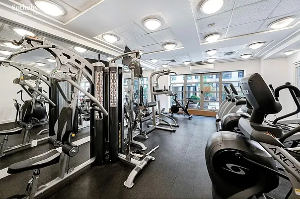 400 East 90th Street - Photo 6