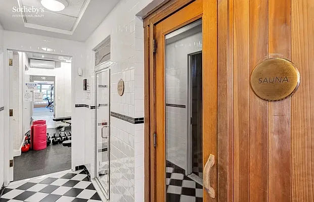 400 East 90th Street - Photo 7