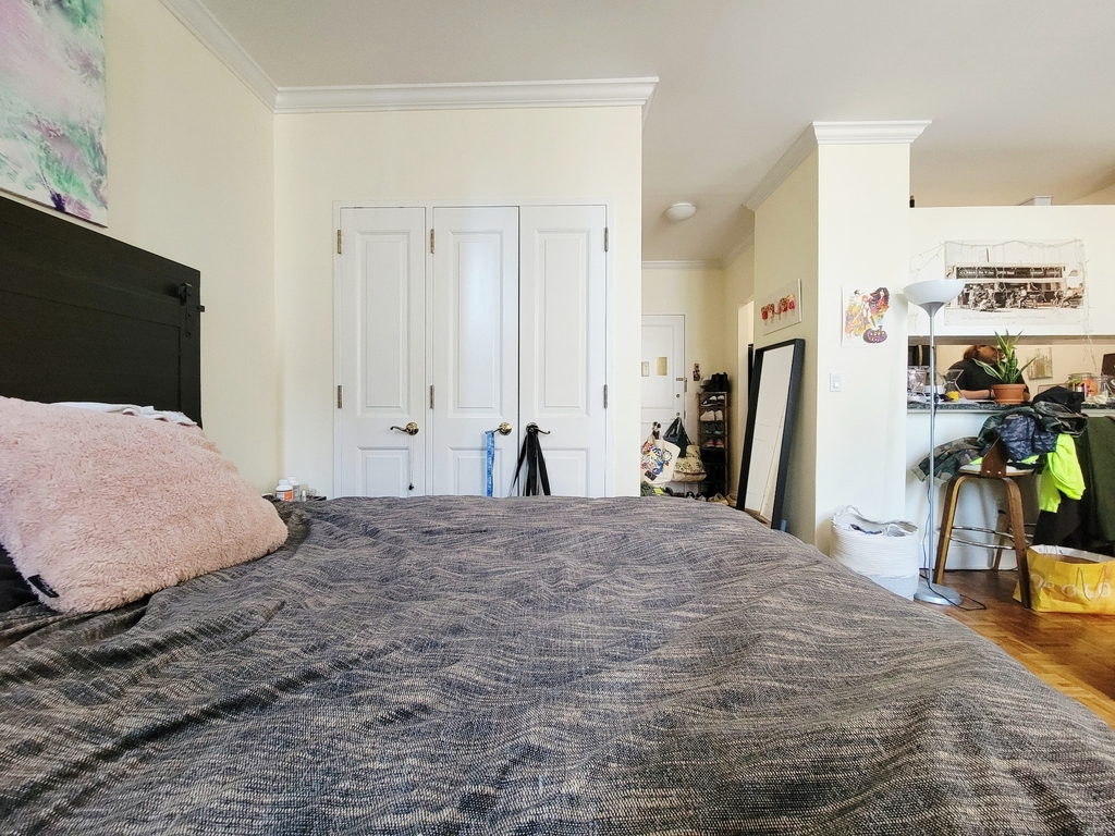 400 East 90th Street - Photo 2