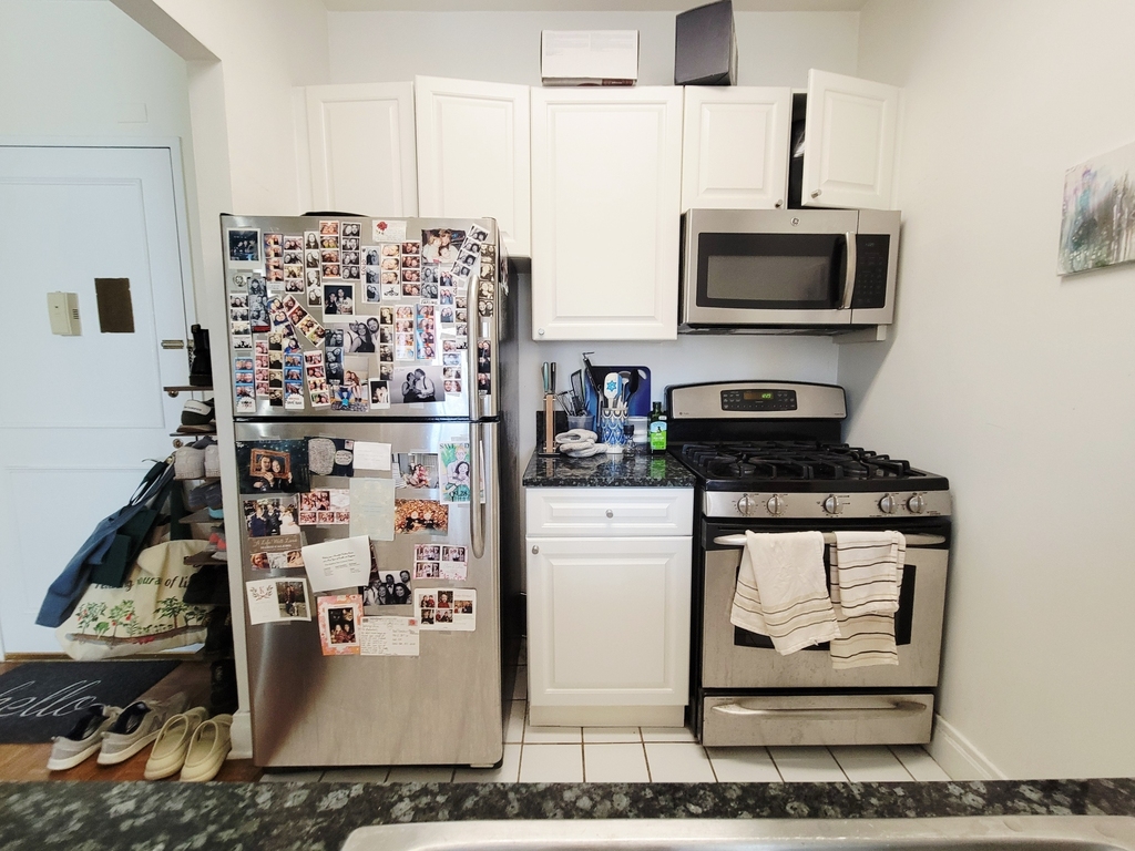 400 East 90th Street - Photo 5