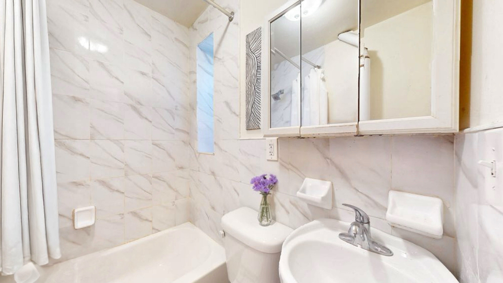 328 East 14th Street - Photo 5