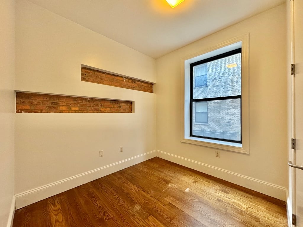 1635 Putnam Avenue - Photo 1