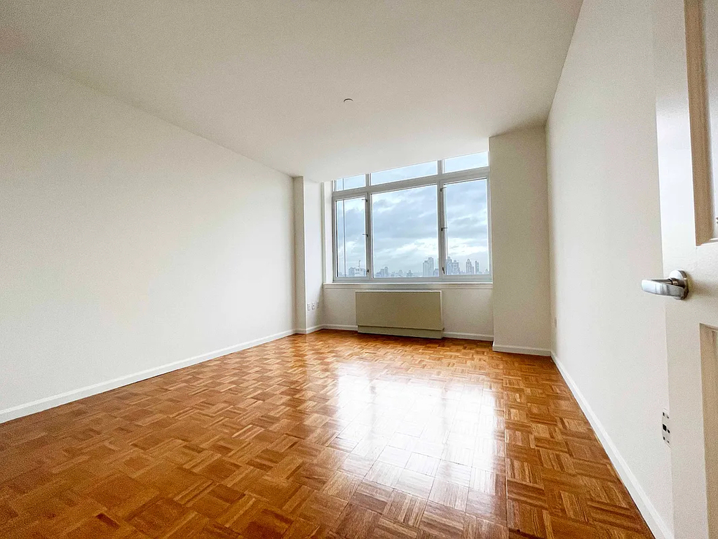 8th Avenue - Photo 10