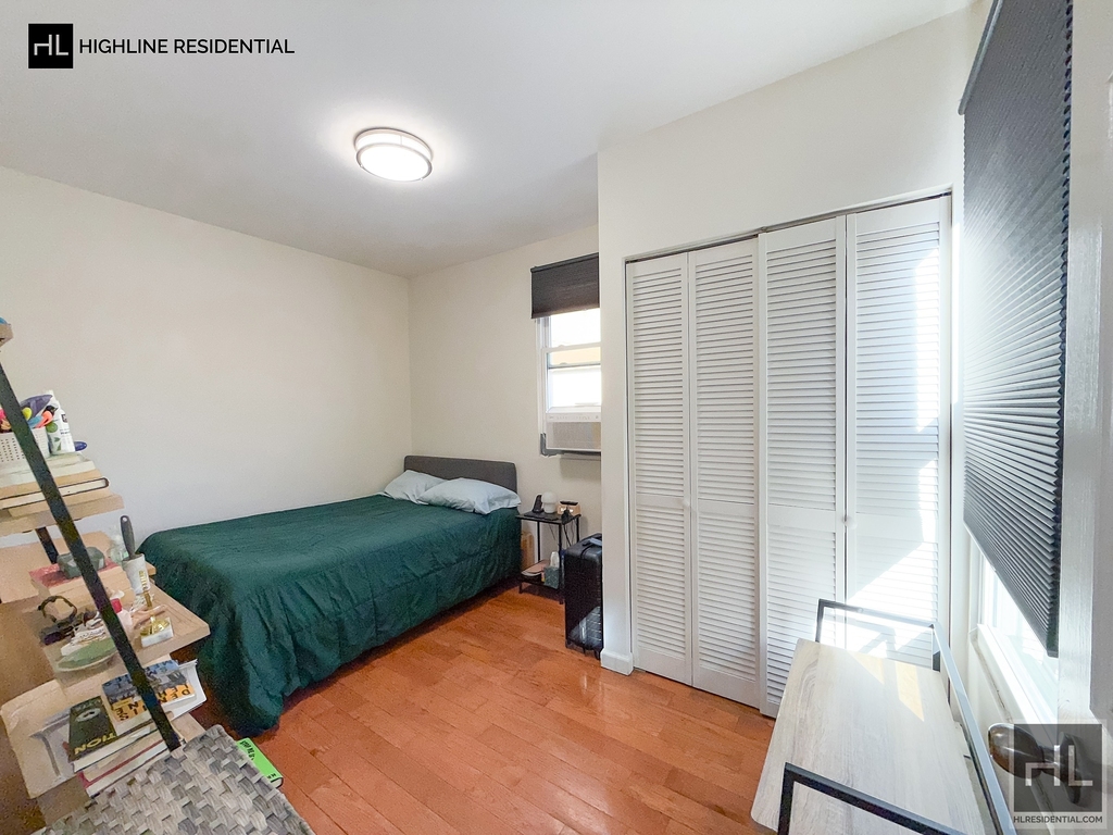 34-42 9 Street - Photo 1