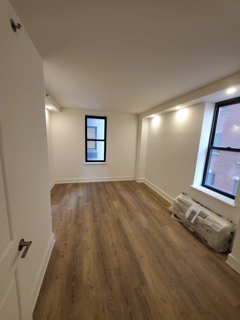 45 West 81st Street - Photo 5