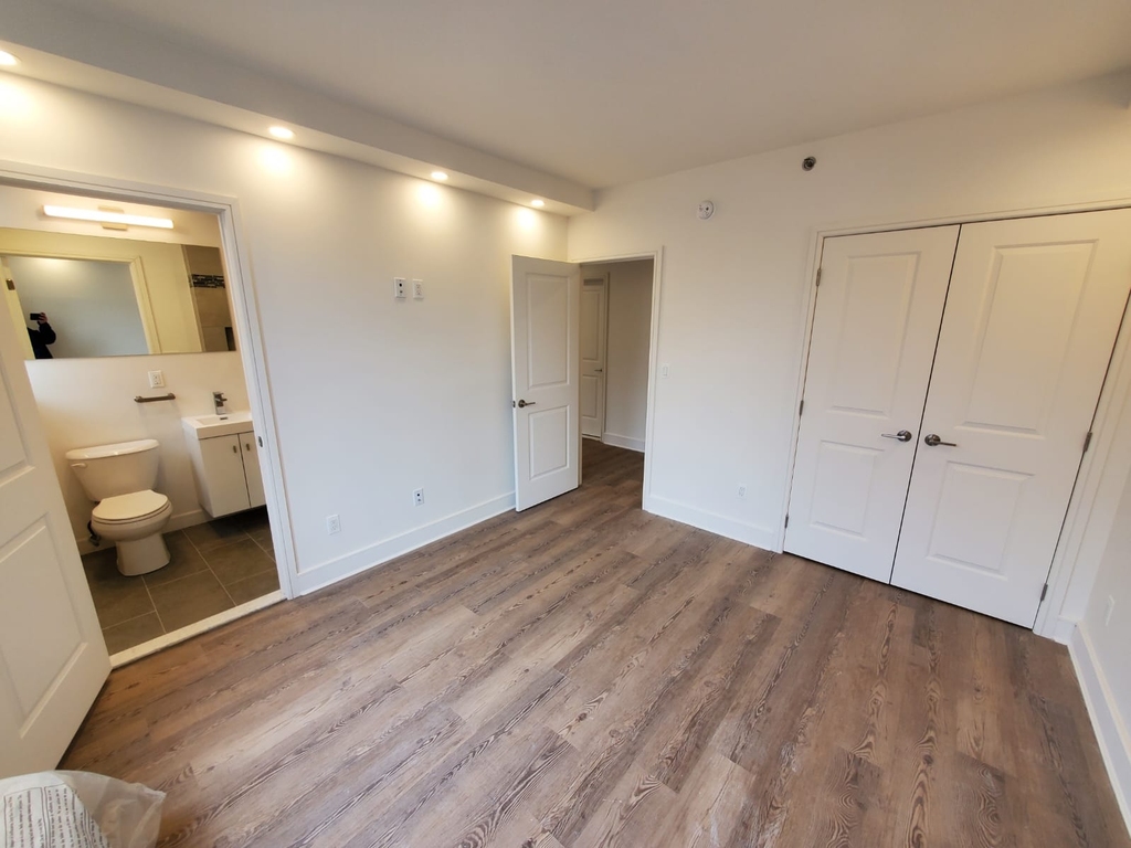 45 West 81st Street - Photo 2