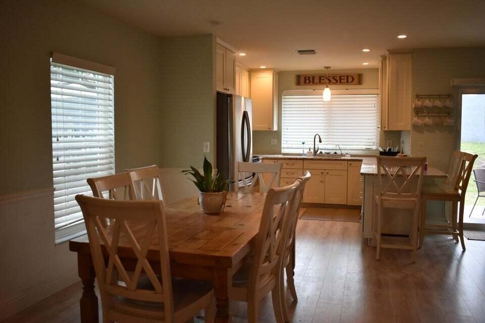 2300 Florida Boulevard - Photo 2