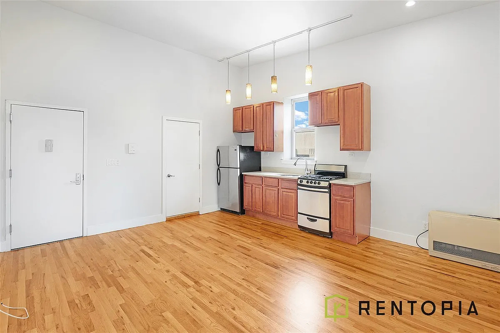 161 Maujer Street - Photo 2