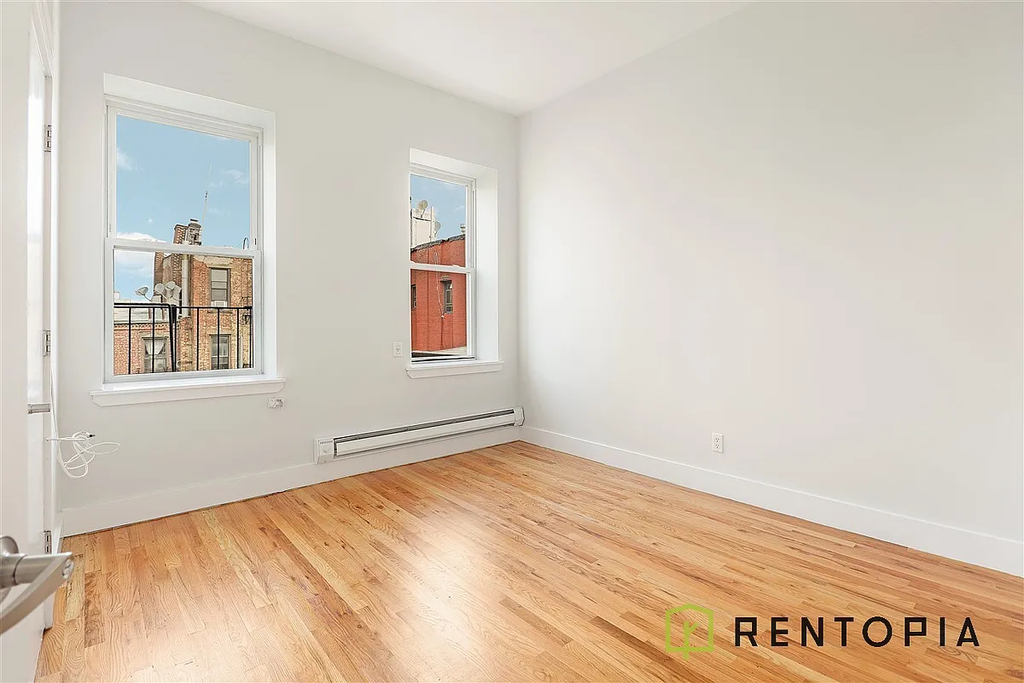 161 Maujer Street - Photo 1
