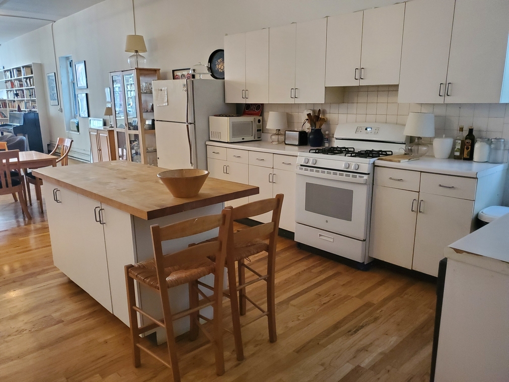 471 Broadway - Photo 2