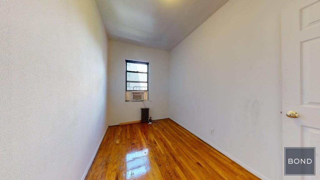 Third Avenue - Photo 5