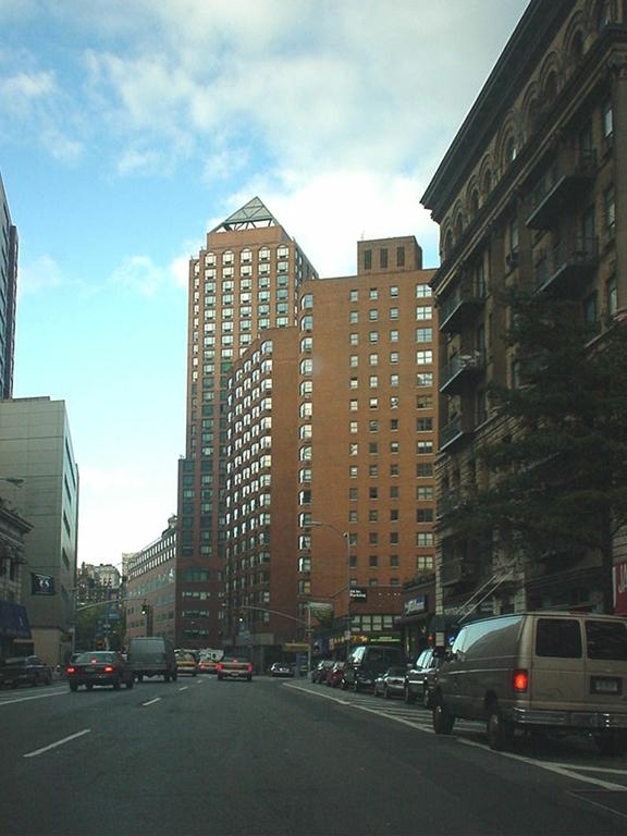 Fourth Avenue - Photo 12
