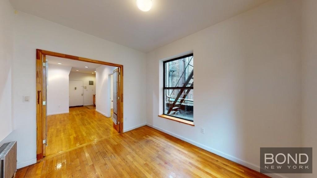 Third Avenue - Photo 6