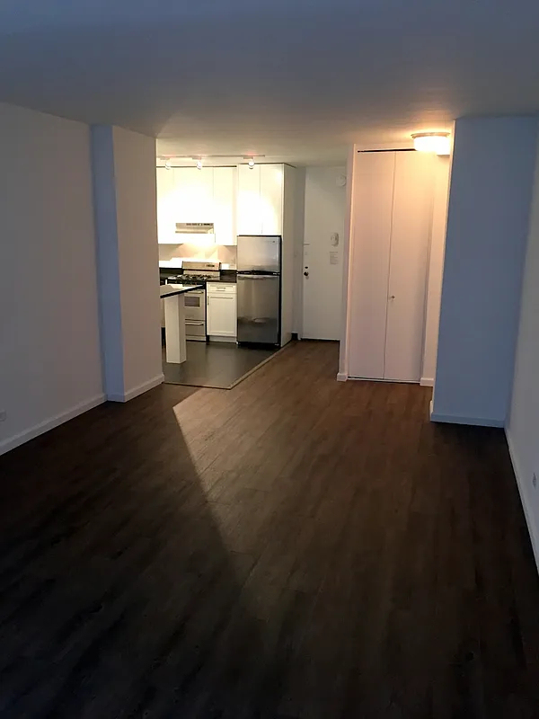 East 46th street - Photo 1