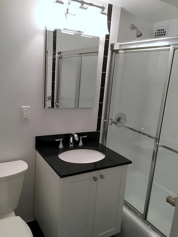 East 46th street - Photo 3