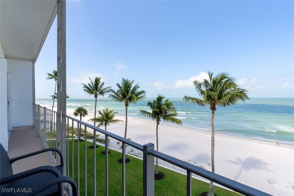2011 Gulf Shore Boulevard N - Photo 4